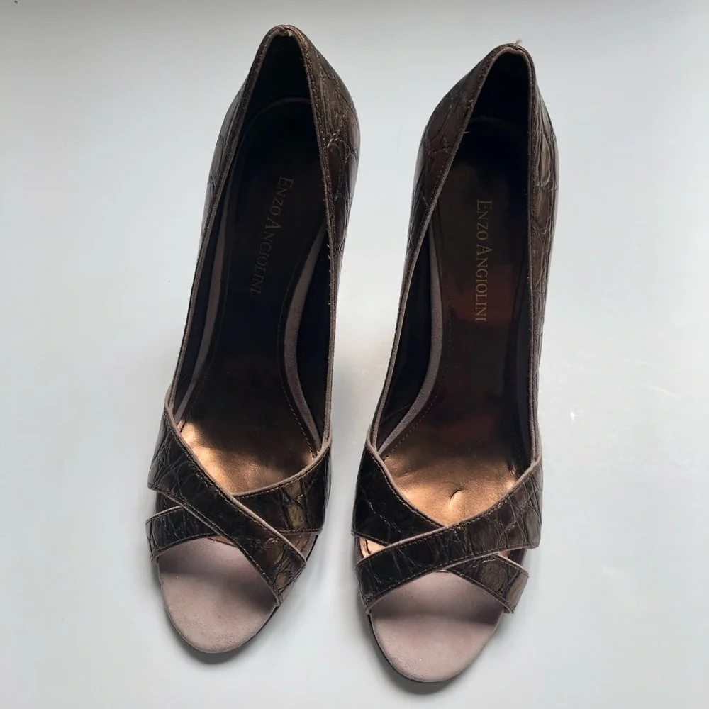 Enzo Angiolini bronze peep toe heels